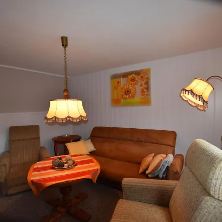 Appartement In Mit Garten *